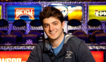 Rocco Palumbo comanda al Sunday High Roller, Sunday Evening nel mirino di Panarese e Bernaudo