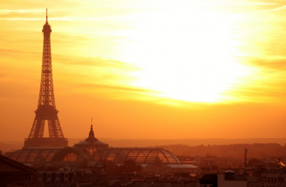 Nuova alba per Parigi? Il Ministero degli Interni francese studia la fattibilità di un Casinò all’ombra della Tour Eiffel