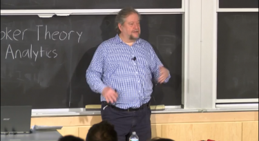 “L’economia moderna è nata ai tavoli da poker”: la lezione al M.I.T. del mago della Finanza Aaron Brown