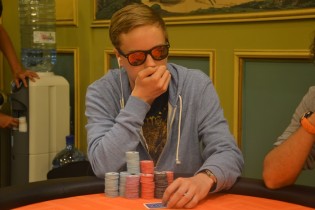 WPTN Day1A – Il finlandese Vuorela chipleader, in 54 al day2
