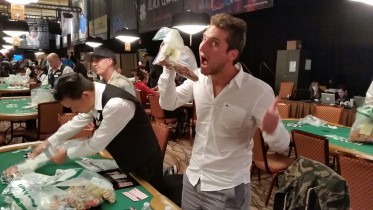 WSOP Main Event – Federico Butteroni vola al day 5 con Alessio Fratti. Molto bene Hastings e Negreanu.