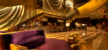 Si finge una guardia di sicurezza e svaligia 500.000$ da un portavalori davanti al Detroit Greektown Casino