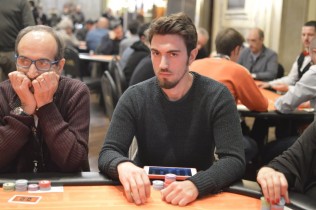 Erion Islamay, giocare cash live durante i tornei