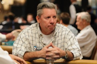 “Life’s a gamble”: il 2016 ci regala l’autobiografia di Mike Sexton