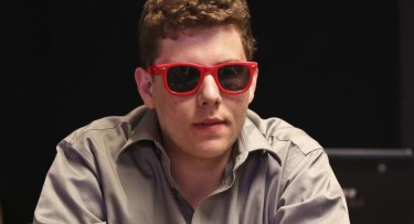 Ari Engel ‘scomodo’ a dieci left dell’Aussie Millions: come agire con top pair contro il raise di un deepstack?
