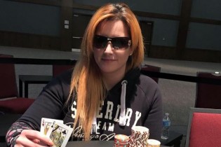Una poker player canadese vince 26 stack in una sessione fiume live di ben 28 ore!