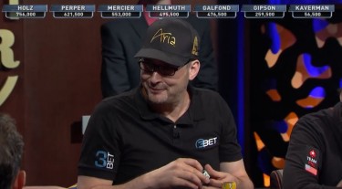 Hellmuth futuristico al Super High Roller: cold-call e doppia donkbet… su tribettato!