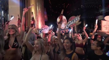 I Cleveland Cavaliers festeggiano l’anello all’XS Encore di Las Vegas! Cesarino: “Peccato non essere lì…”