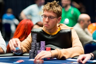 Dieta crudista e Yoga: i segreti del neo braccialettato Andrew Lichtenberger