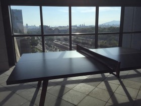 Ping pong mania per i regular live! Raffaele Sorrentino: “Giochiamo praticamente ad ogni live, appena troviamo un tavolo!”