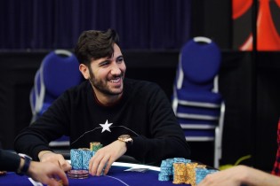 “Anche Sammartino è più forte di te!” Su Twitter Negreanu ridimensiona Hellmuth menzionando Dario