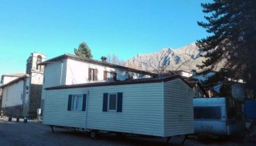 “E’ arrivato il primo modulo abitativo!” Cristiano Guerra e il concreto aiuto dei pokeristi per Capricchia