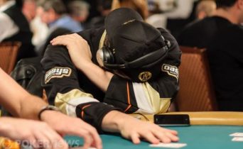 Cosa fa tiltare i più forti professionisti di poker? Lentezza e maleducazione