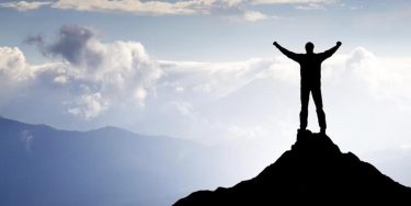 Dai satelliti a montagne di soldi: le cinque imprese più incredibili della storia del poker!