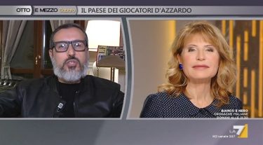 Andrea Piva dalla Gruber a parlare di azzardo: “I poker pro non si divertono a stare ore attaccati a un pc!”