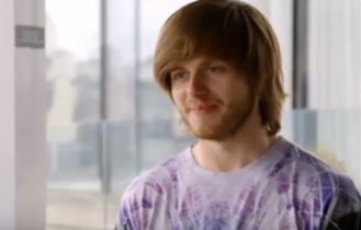 Charlie Carrel si racconta in TV: “Per otto mesi non ho avuto una vita, giocavo 16 ore al giorno…”