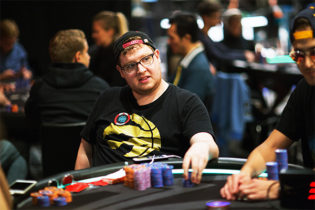 I consigli di Parker Talbot per i tornei LIVE: “siate di pietra”