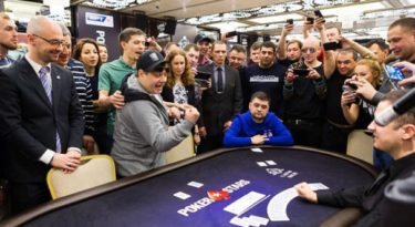 La storia di Leonid Timonin, il master del cubo di Rubik che ha vinto il Platinum Pass