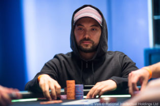 Musta out al Day2, Timothy Adams chipleader al Tavolo Finale del €10,300 Shot Clock EPT Montecarlo