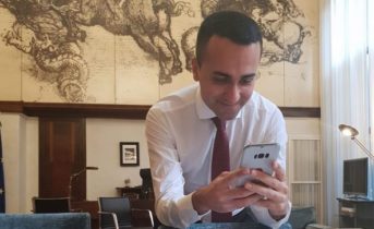 Di Maio contro il poker online: “I grandi testimonial non si prestino più a questa roba che distrugge le famiglie”