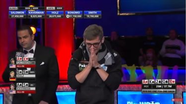 Anche se non vince non ha smarrito la run: l’incredibile mano con doppio player out vinta da Fedor Holz 5 left al Big One