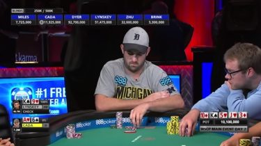 WSOP – Joe Cada al final table del Main Event nove anni dopo: “Sono stato corto per tutto il torneo”