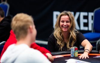 Che figura all’EPT! La pro Fatima Moreira de Melo non si accorge del suo quads floppato