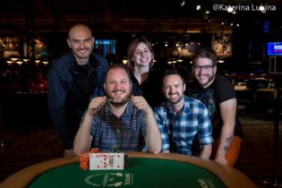 WSOP – Il greco Kapalas guida il Colossus, Seiver vince il terzo braccialetto grazie al Razz