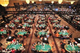 Quanti giocatori sarebbero ancora vincenti se si conoscessero le perdite effettive nei tornei live?