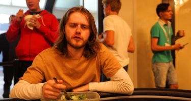 Hero-foldare top-two: i dubbi di Charlie Carrel al 25K EPT Barcellona