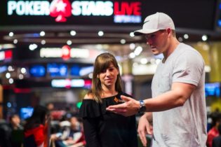 “Se pensi di sapere tutto sei già un passo indietro!” Per Alex Foxen la chiave del successo a poker è la formazione continua