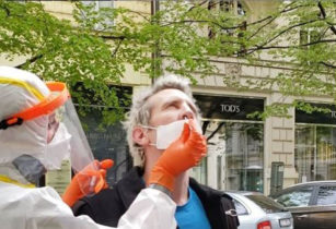 La lotta di Bertrand Elky Grospellier contro il COVID-19