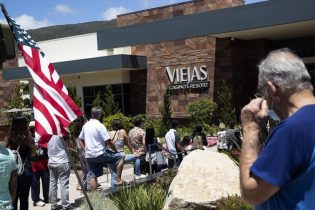 Negli States i casinò riaprono, ma le immagini ci fanno preoccupare