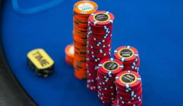 Cash game 2$-4$: le insidie di un board doppiamente accoppiato
