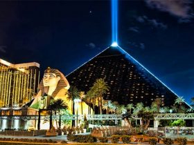 Luxor Las Vegas: l’Antico Egitto nel deserto del Nevada