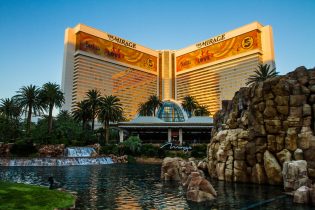 Hotel Casino Mirage di Las Vegas: un vulcano di divertimento sulla Strip