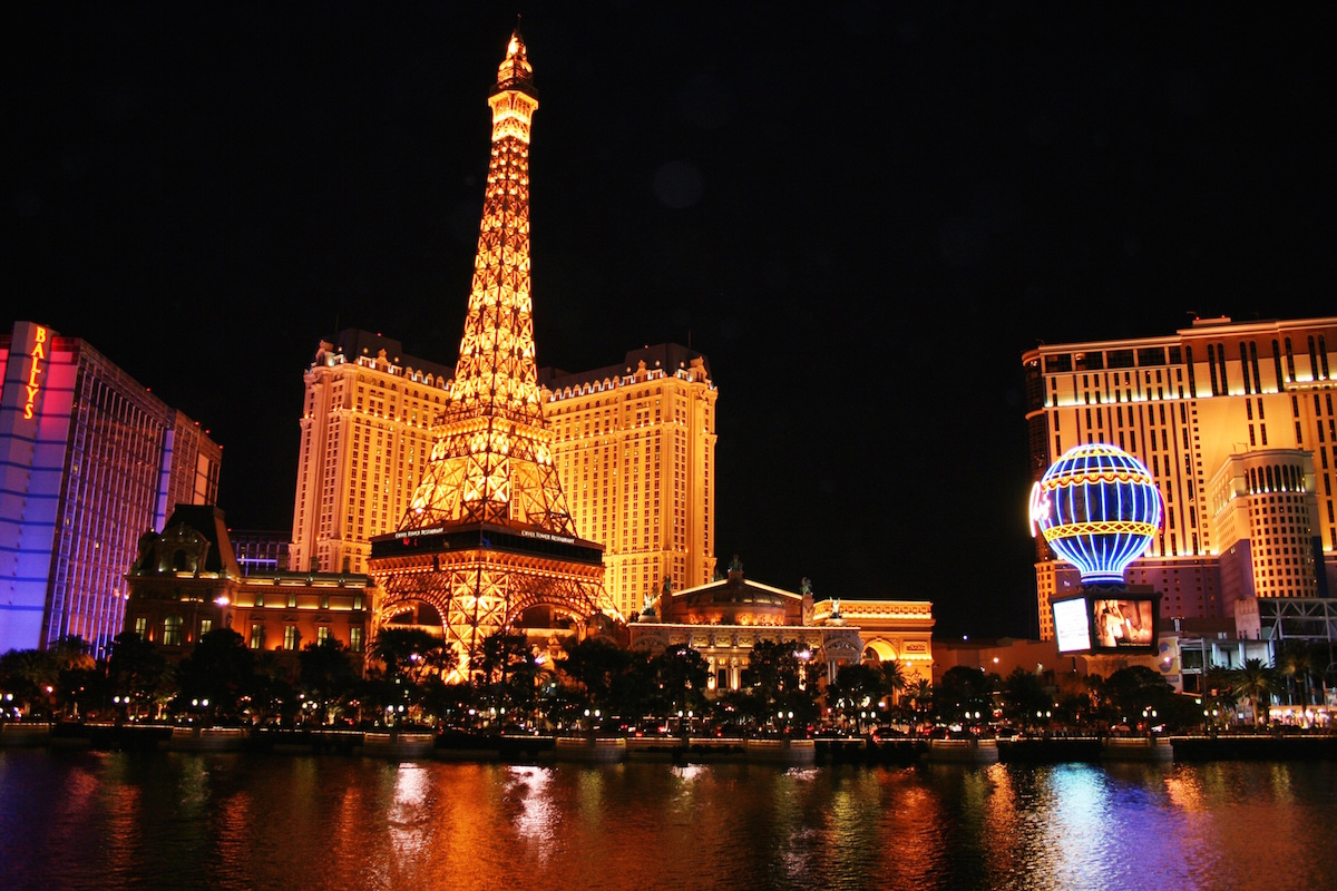 La Tour Eiffel nella Strip: Paris Casino and Resort Las ...