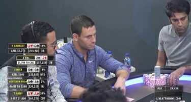 Il flop più scoppiettante del 2020 in una mano del Live at The Bike