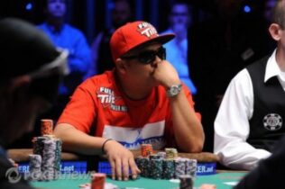 WSOP 2010: Nguyen vs Le, full house vs full house