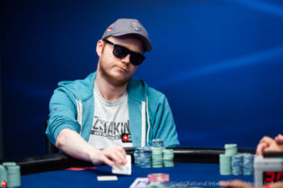 Il giocatore di poker online del 2020 è Conor Beresford