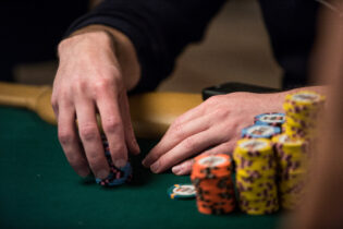 Massa o winrate: come cambia la strategia nei diversi livelli