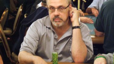 David Sklansky, il genio della matematica applicata al poker: biografia e cosa fa oggi