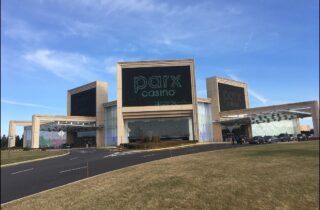 Partita di Cash game 10/10 al Parx Casino: atteggiamenti particolari in un piatto a tre