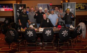 In un torneo di poker live in Iowa 11 giocatori hanno sottoscritto un DEAL ALLA PARI!