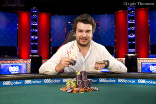 Le mani che hanno permesso a Chris Moorman di vincere il braccialetto WSOP online