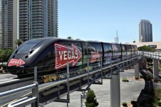 Las Vegas, continua il rinnovamento: la Monorail diventa pubblica e arriva un nuovo ponte sulla Strip