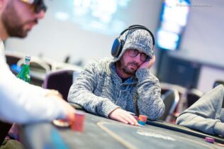 WSOP 2022: Davide Suriano chiude nono nel 3K, Ball insegue il terzo bracciale nel PLO