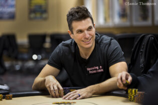 Vincere un milione a poker iniziando a giocare nel 2025: i dieci consigli di Doug Polk