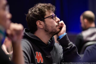 Dopo la trasferta a Cipro Mustapha Kanit tallona Dan Cates nella All Time Money List!