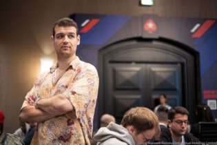 Tutto il genio di Michael Addamo in questo super bluff su Jake Schindler al 300k Super High Roller Bowl!